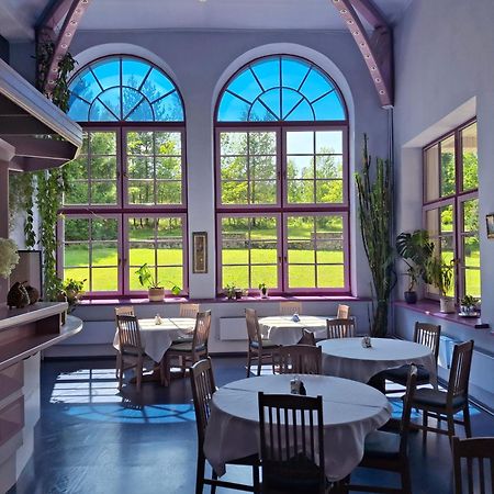 Hotel Melturi Екстериор снимка